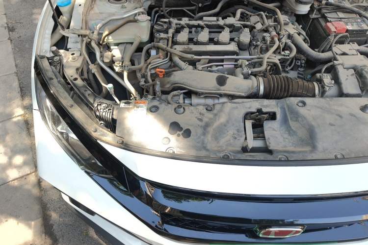 Used Honda Civic 2016 220TURBO CVT Luxury Edition Engine Bay Right