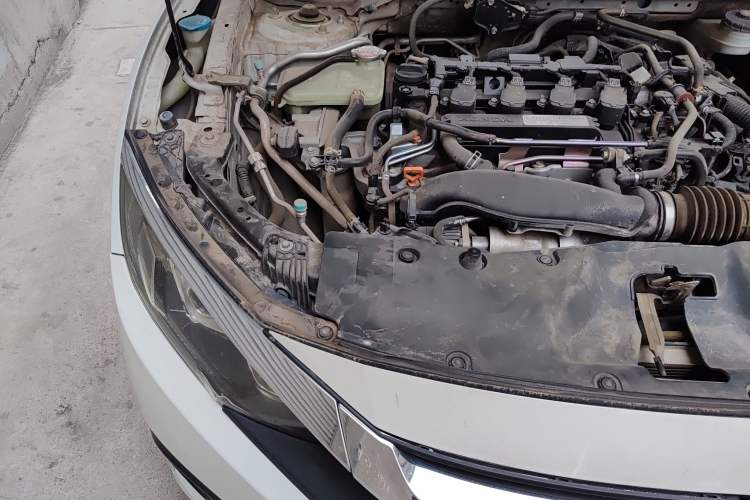 Used Honda Civic 2016 220TURBO CVT Luxury Edition Engine Bay Right