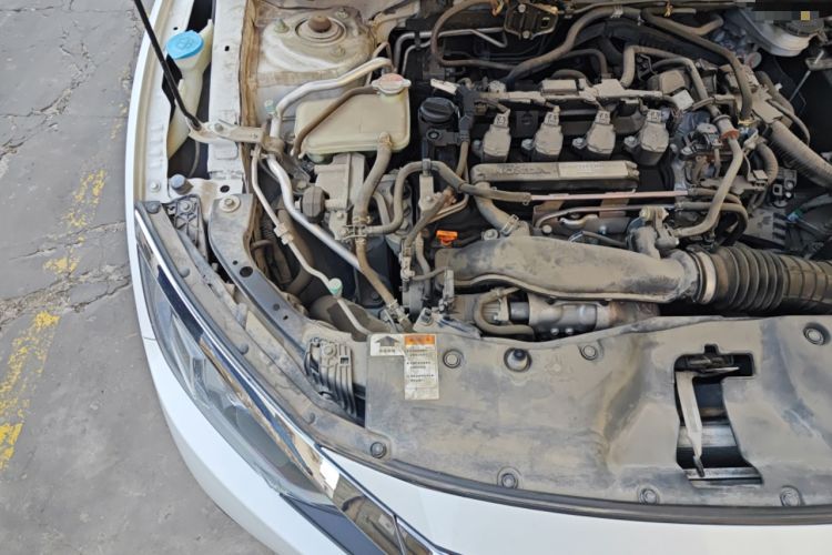 Used Honda Civic 2016 220TURBO CVT Luxury Edition Engine Bay Right