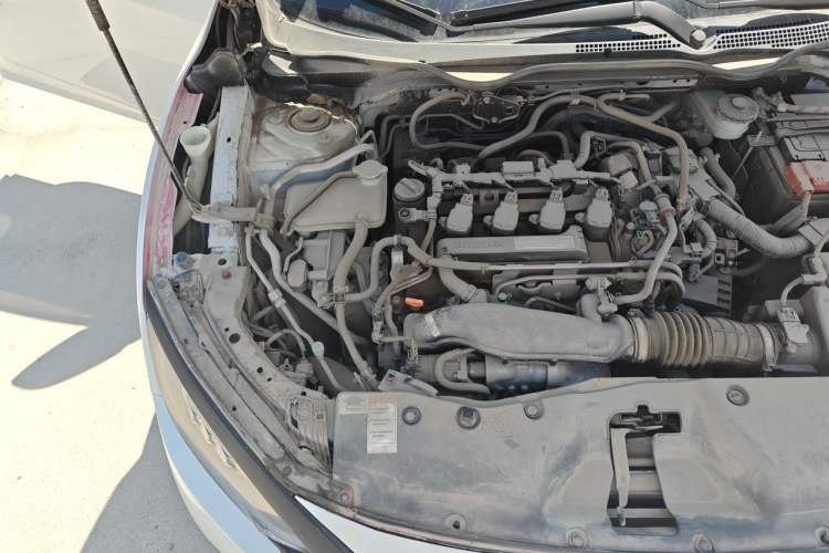Used Honda Civic 2016 220TURBO Manual Luxury Edition Engine Bay Right