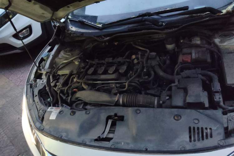 Used Honda Civic 2016 220TURBO CVT Luxury Edition Engine Bay Right