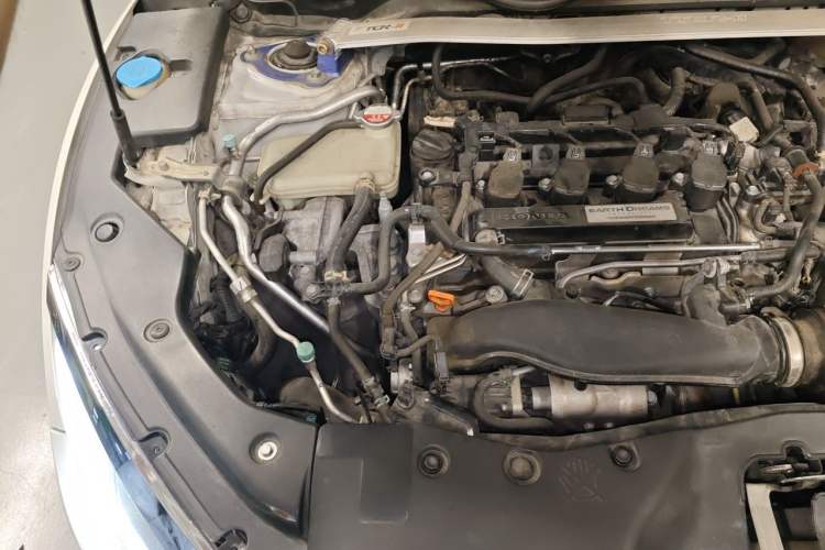 Used Honda Civic 2016 220TURBO CVT Luxury Edition Engine Bay Right