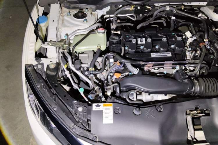 Used Honda Civic 2016 220TURBO CVT Luxury Edition Engine Bay Right