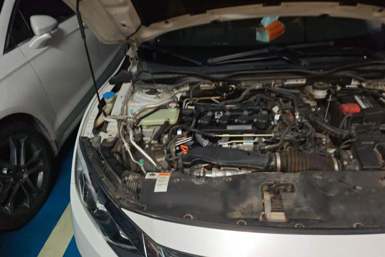 Used Honda Civic 2016 220TURBO CVT Luxury Edition Engine Bay Right