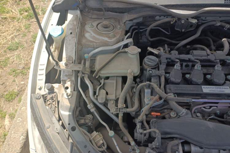 Used Honda Civic 2016 220TURBO CVT Luxury Edition Engine Bay Right