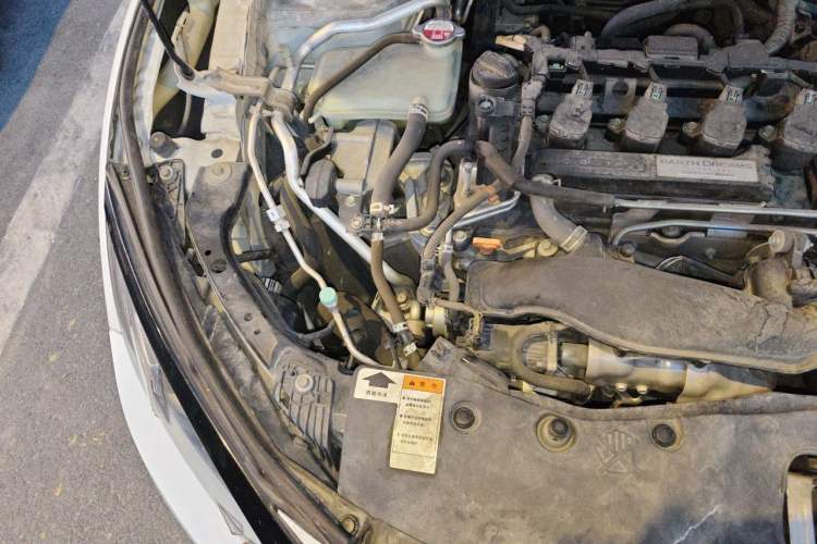 Used Honda Civic 2016 220TURBO CVT Luxury Edition Engine Bay Right