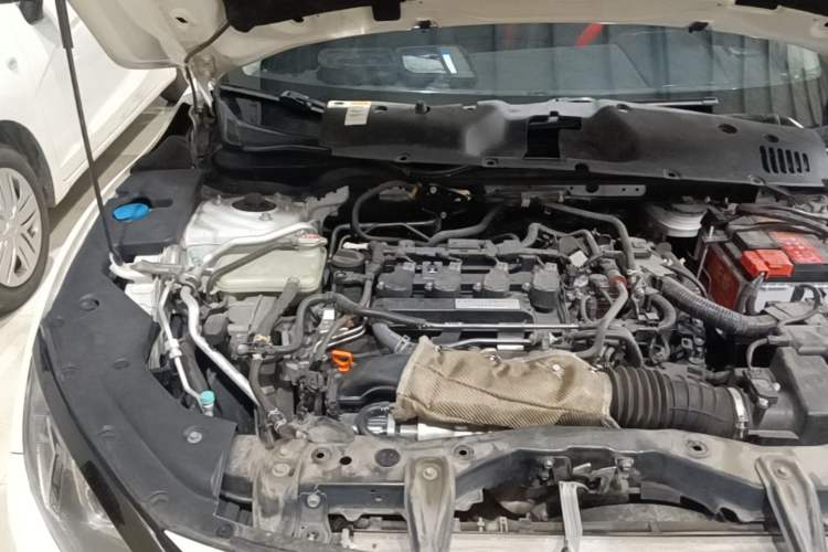 Used Honda Civic 2016 220TURBO Manual Luxury Edition Engine Bay Right
