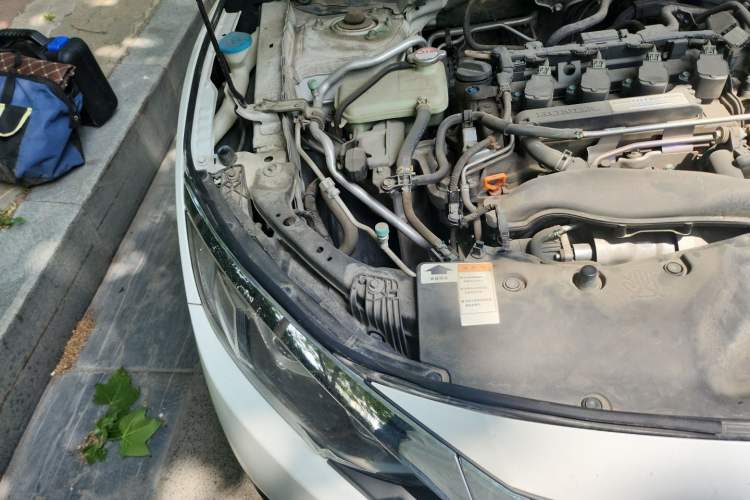 Used Honda Civic 2016 220TURBO CVT Luxury Edition Engine Bay Right