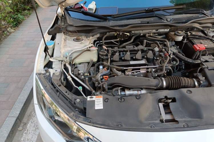 Used Honda Civic 2016 220TURBO CVT Luxury Edition Engine Bay Right