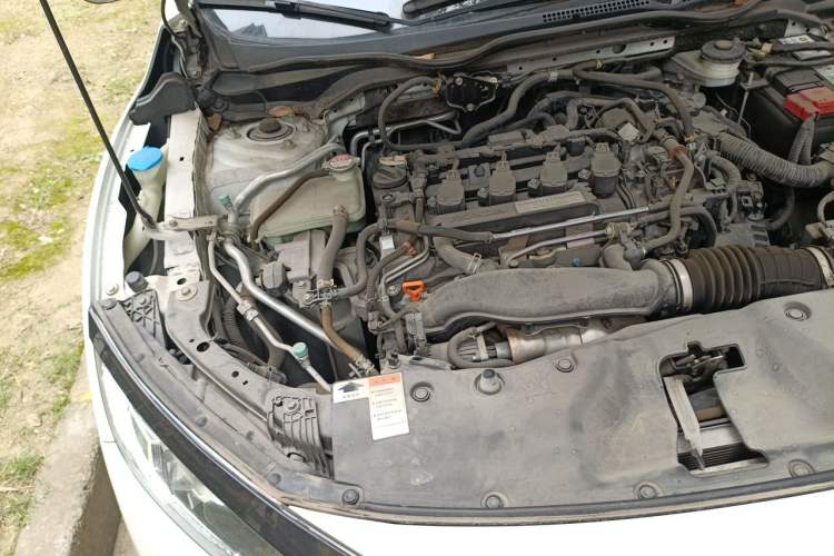 Used Honda Civic 2016 220TURBO Manual Luxury Edition Engine Bay Right