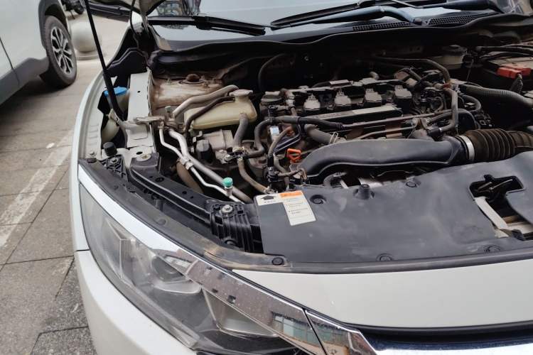 Used Honda Civic 2016 220TURBO CVT Luxury Edition Engine Bay Right