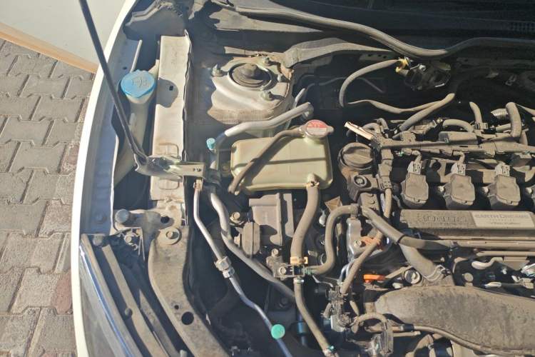 Used Honda Civic 2016 220TURBO CVT Prestige Edition Engine Bay Right