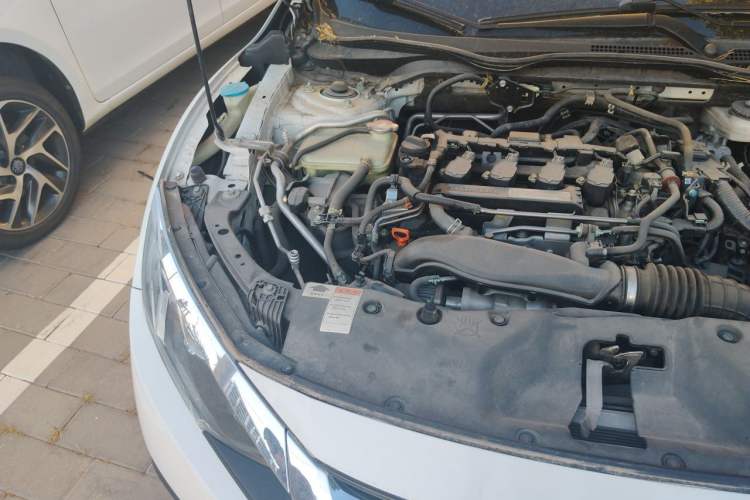 Used Honda Civic 2016 220TURBO CVT Luxury Edition Engine Bay Right