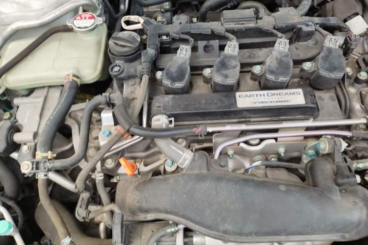 Used Honda Civic 2016 220TURBO CVT Luxury Edition Engine Bay Right