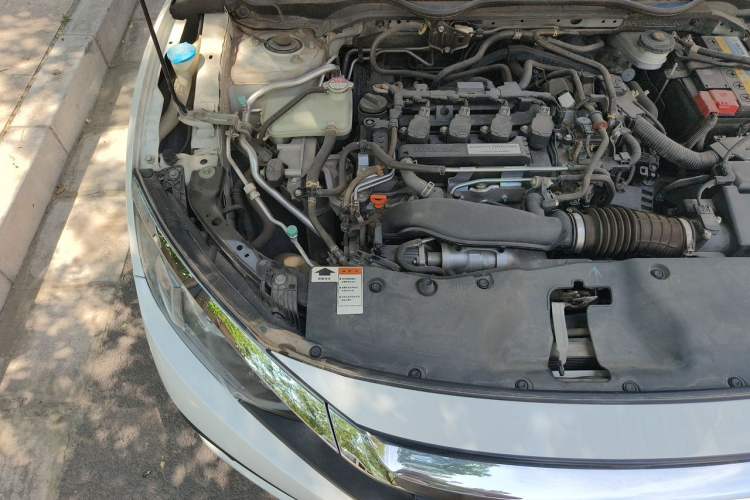 Used Honda Civic 2016 220TURBO CVT Luxury Edition Engine Bay Right