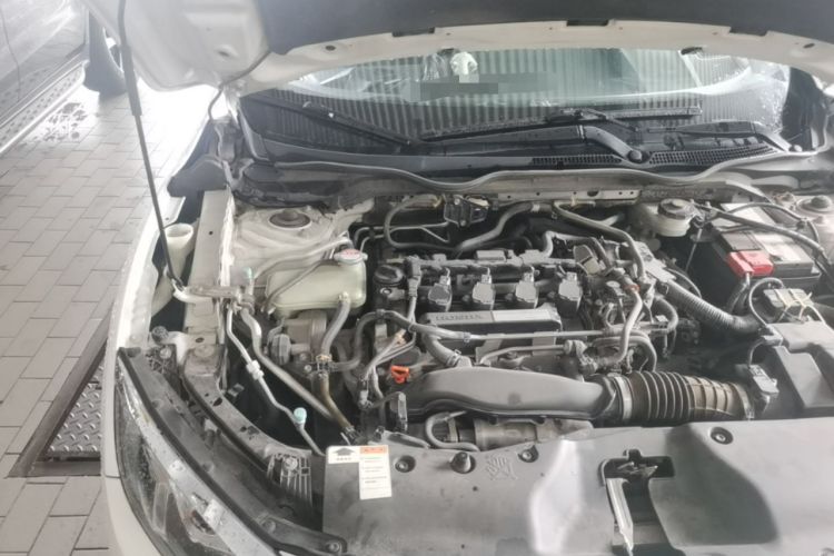 Used Honda Civic 2016 220TURBO CVT Luxury Edition Engine Bay Right