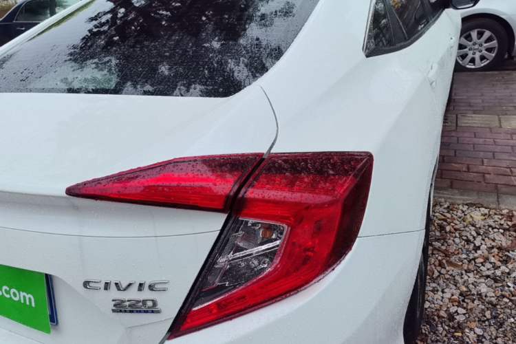 Used Honda Civic 2016 220TURBO CVT Luxury Edition Exterior 1
