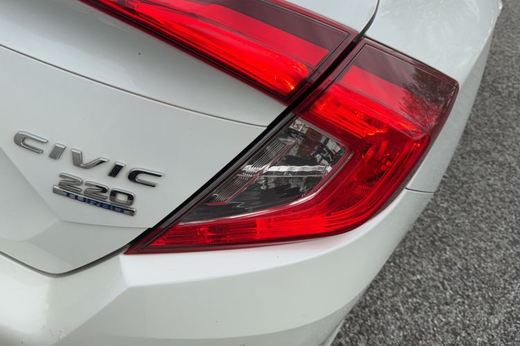 Used Honda Civic 2016 220TURBO CVT Luxury Edition Exterior 1