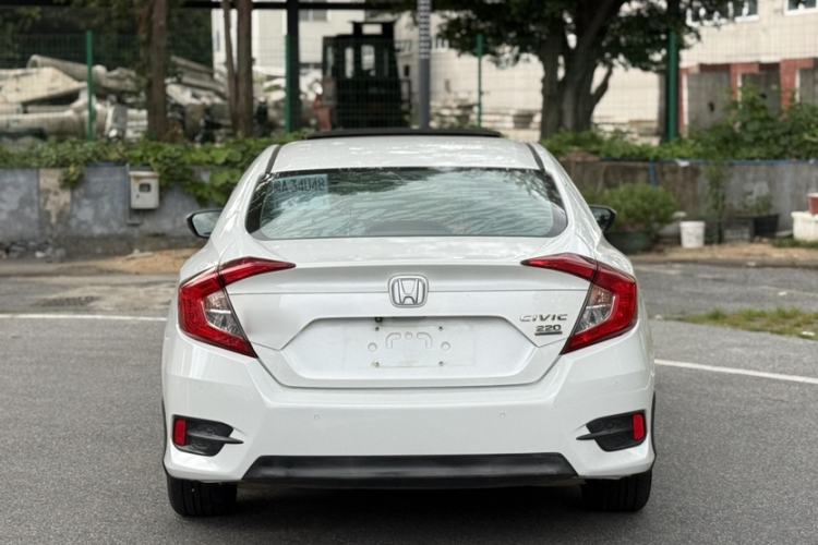 Used Honda Civic 2016 220TURBO CVT Luxury Edition Exterior 1