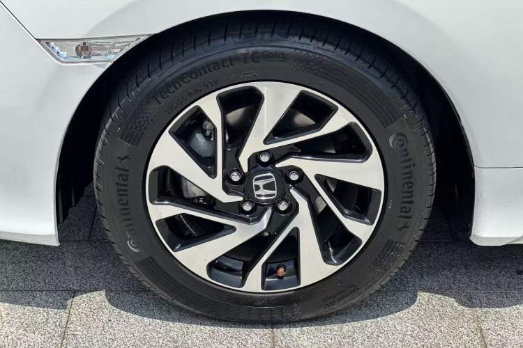 Used Honda Civic 2016 220TURBO CVT Luxury Edition Exterior 10
