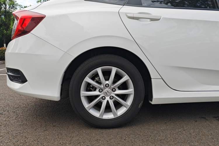 Used Honda Civic 2016 180TURBO CVT Comfort Version Exterior 11