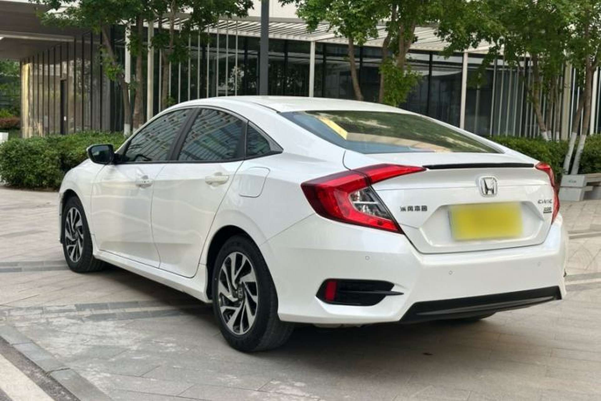 Used Honda Civic 2016 220TURBO Manual Luxury Edition Exterior 3