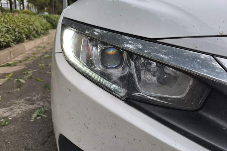 Used Honda Civic 2016 220TURBO CVT Luxury Edition Exterior 3