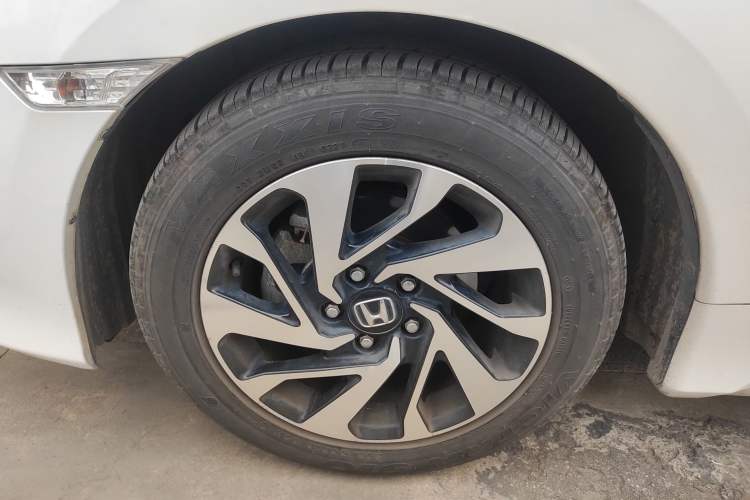 Used Honda Civic 2016 220TURBO CVT Luxury Edition Exterior 3