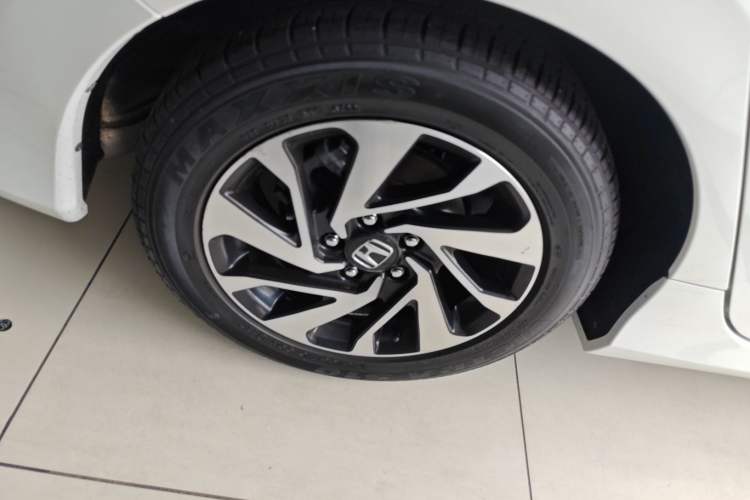 Used Honda Civic 2016 220TURBO CVT Luxury Edition Exterior 3