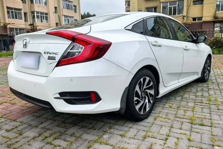 Used Honda Civic 2016 220TURBO CVT Luxury Edition Exterior 3