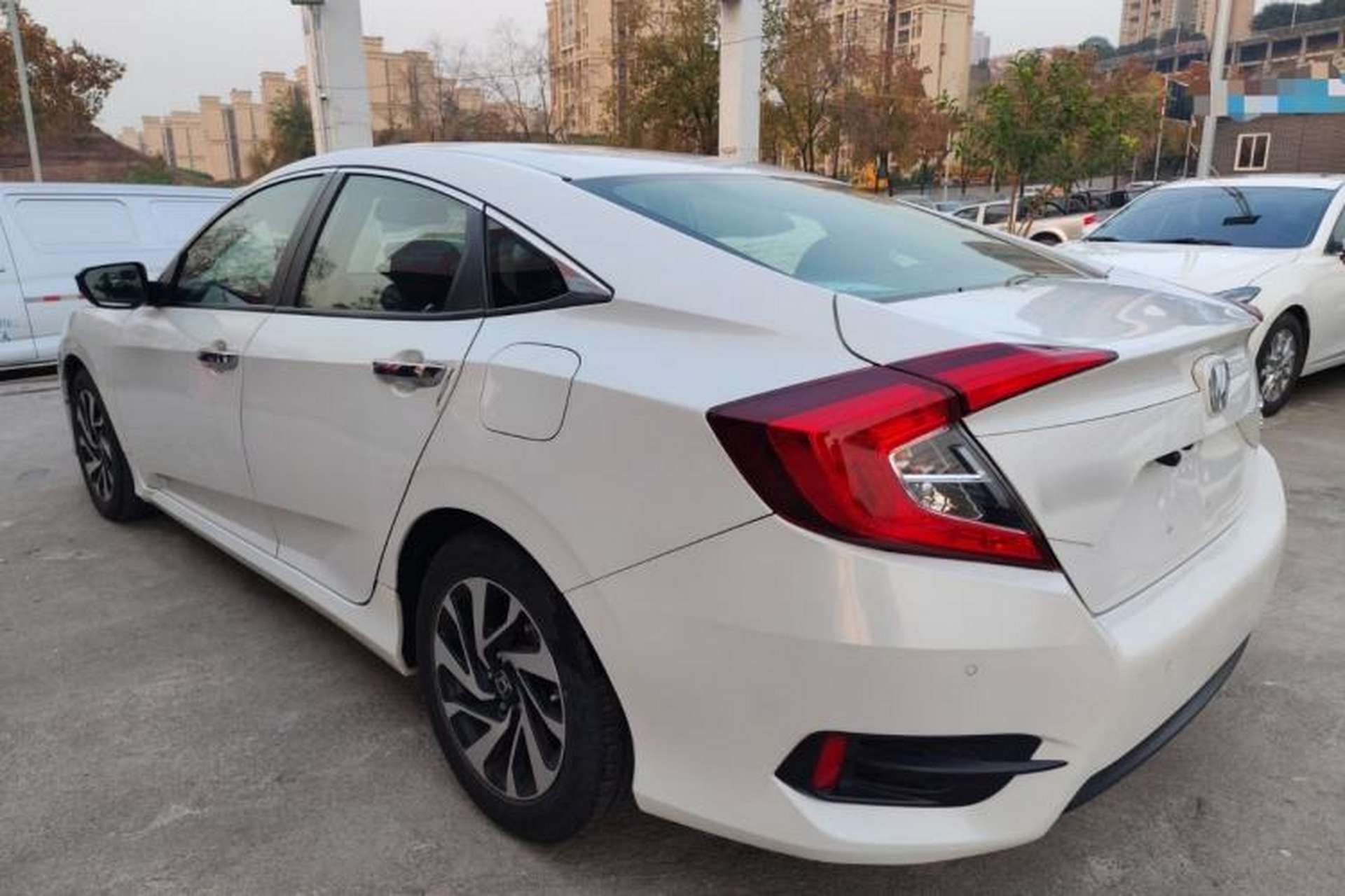 Used Honda Civic 2016 220TURBO Manual Luxury Edition Exterior 3