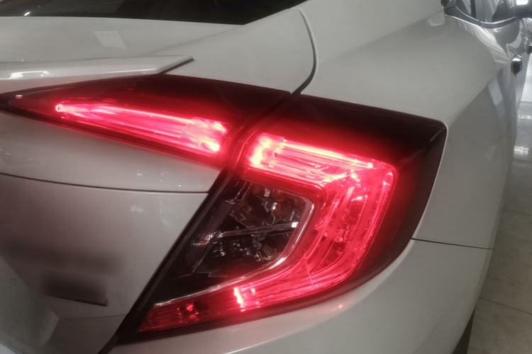 Used Honda Civic 2016 220TURBO CVT Prestige Edition Exterior 3
