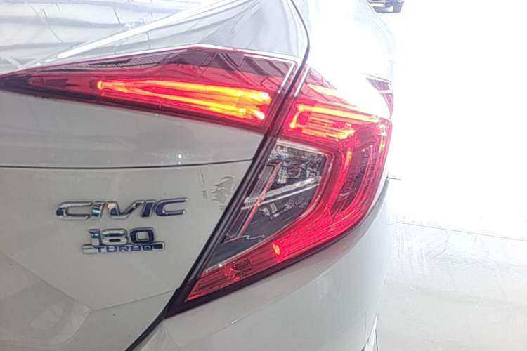 Used Honda Civic 2016 180TURBO CVT Comfort Version Exterior 3