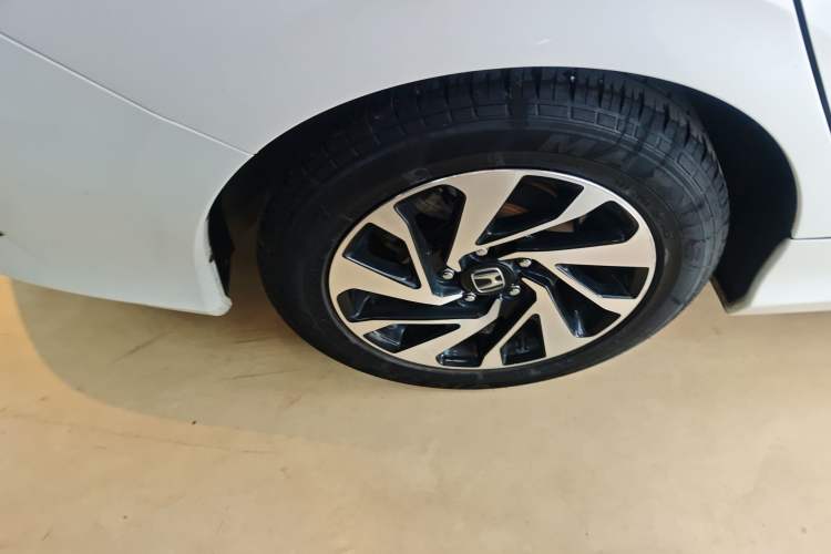 Used Honda Civic 2016 220TURBO CVT Luxury Edition Exterior 3