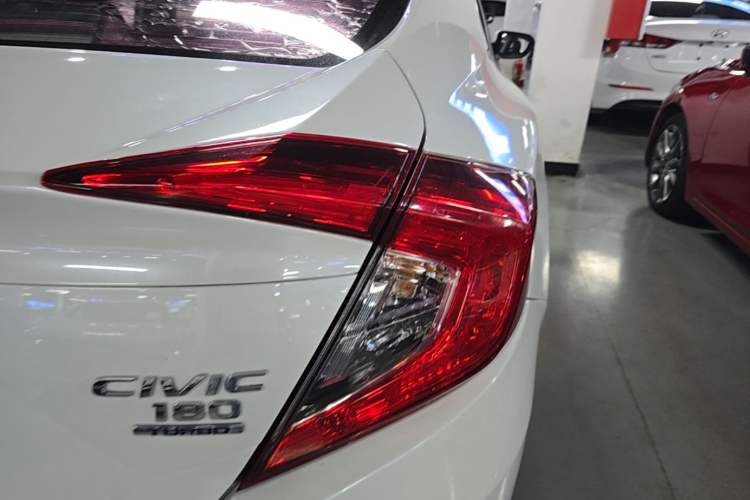Used Honda Civic 2016 180TURBO CVT Comfort Version Exterior 3