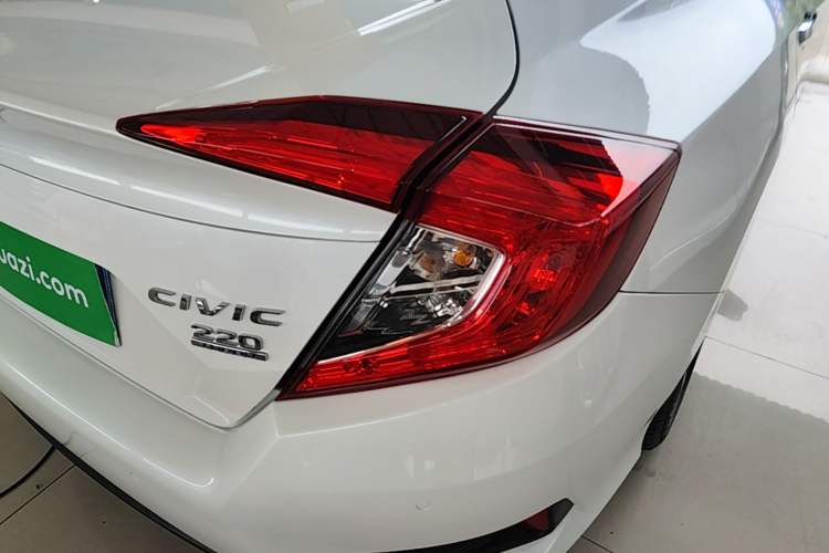Used Honda Civic 2016 220TURBO CVT Prestige Edition Exterior 3