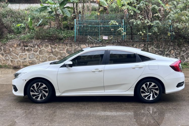 Used Honda Civic 2016 220TURBO CVT Luxury Edition Exterior 3