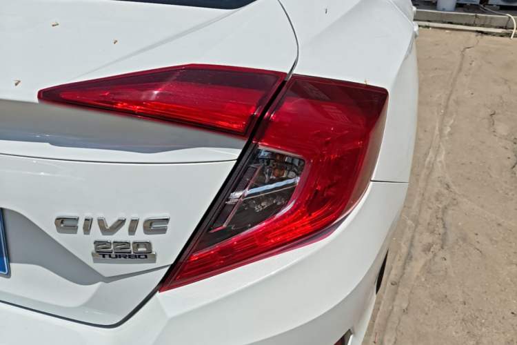 Used Honda Civic 2016 180TURBO CVT Comfort Version Exterior 3