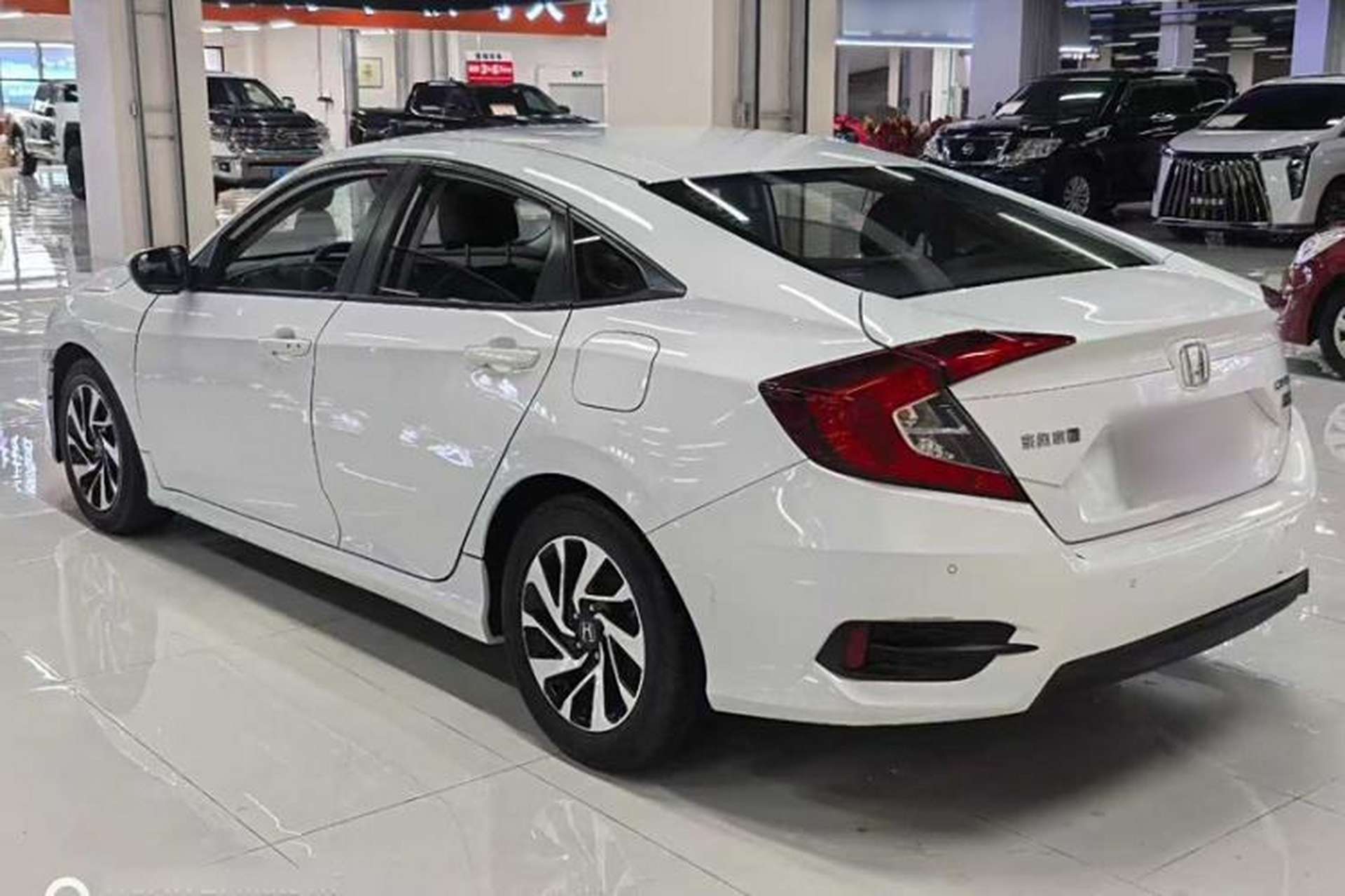 Used Honda Civic 2016 220TURBO CVT Luxury Edition Exterior 3