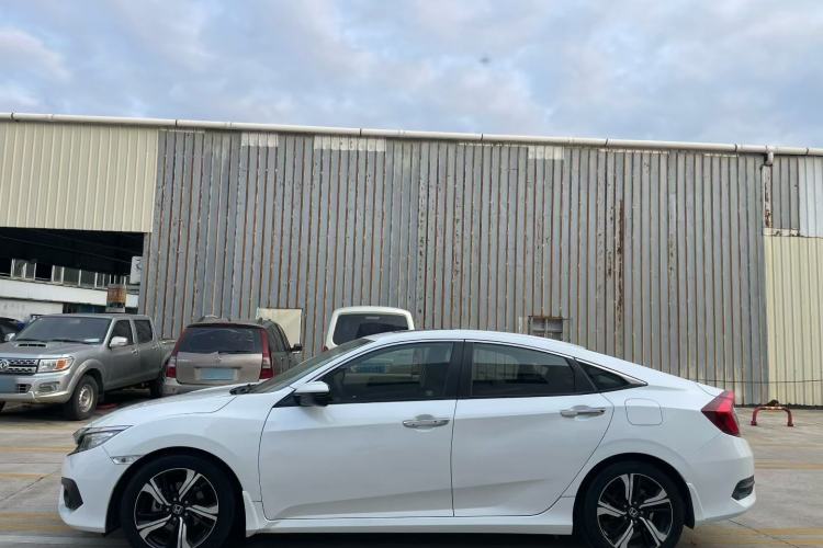 Used Honda Civic 2016 220TURBO CVT Prestige Edition Exterior 4