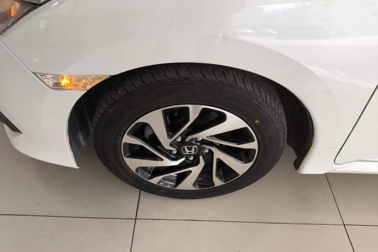Used Honda Civic 2016 220TURBO Manual Luxury Edition Exterior 4