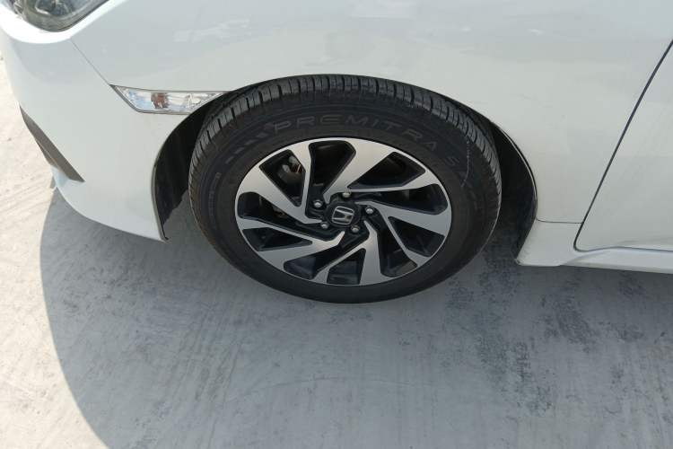 Used Honda Civic 2016 220TURBO CVT Luxury Edition Exterior 4