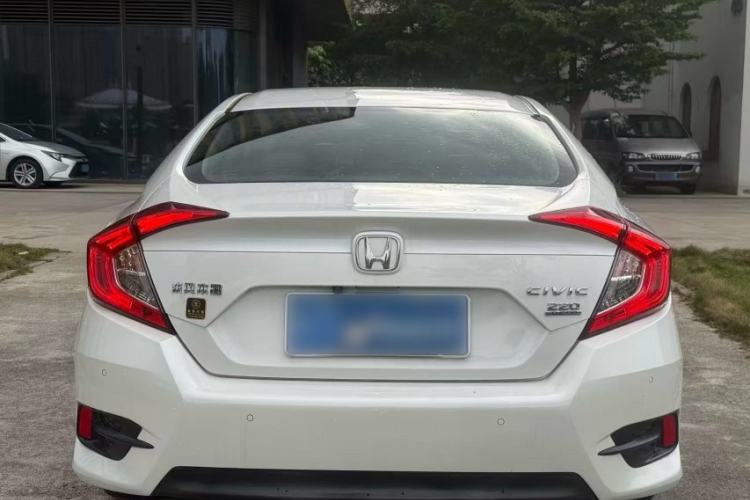 Used Honda Civic 2016 220TURBO CVT Luxury Edition Exterior 4