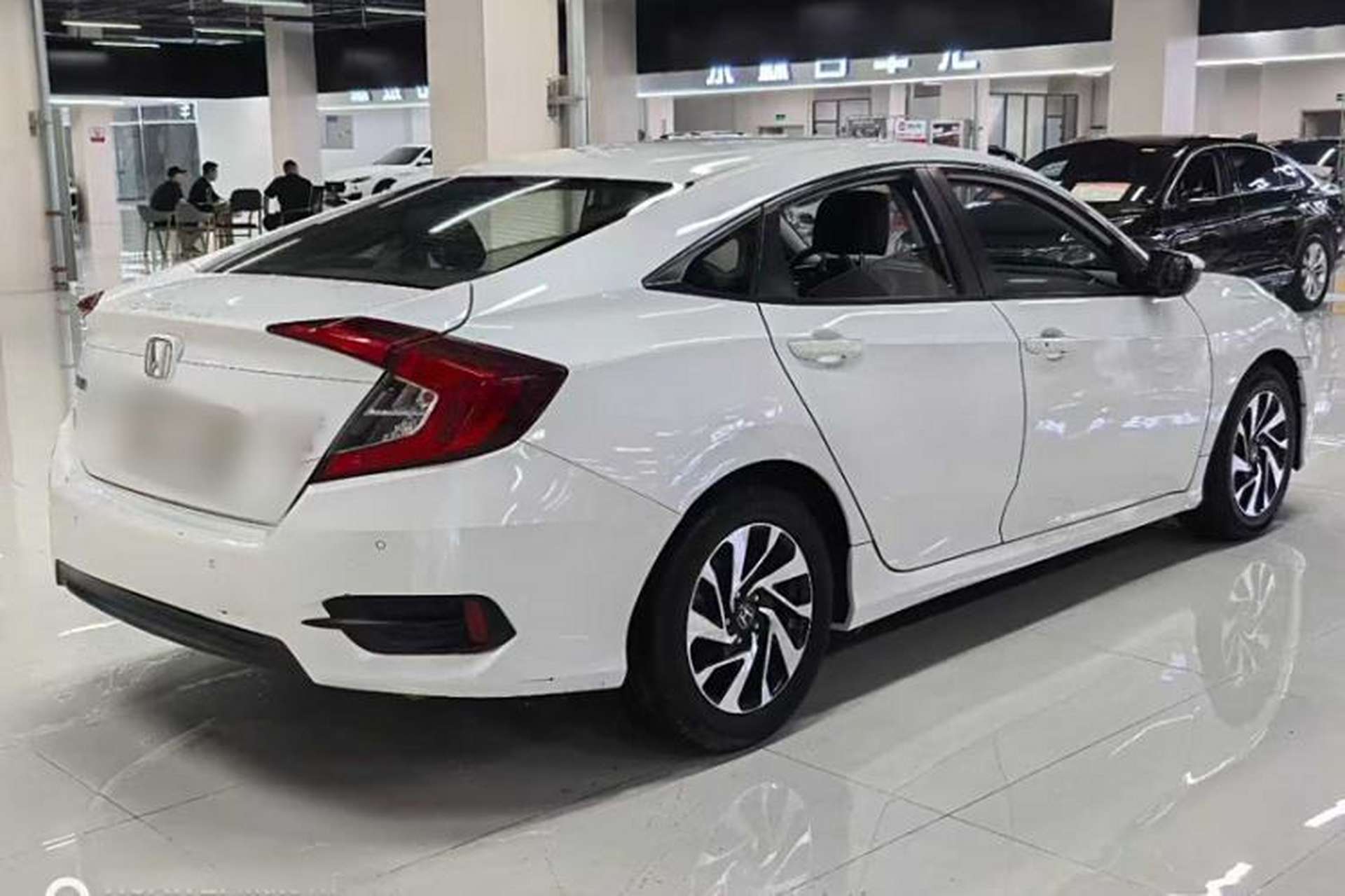 Used Honda Civic 2016 220TURBO CVT Luxury Edition Exterior 4