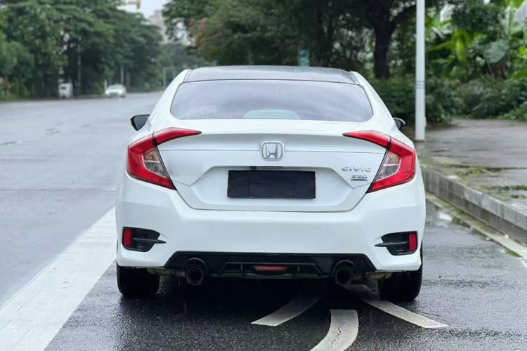 Used Honda Civic 2016 220TURBO CVT Luxury Edition Exterior 4