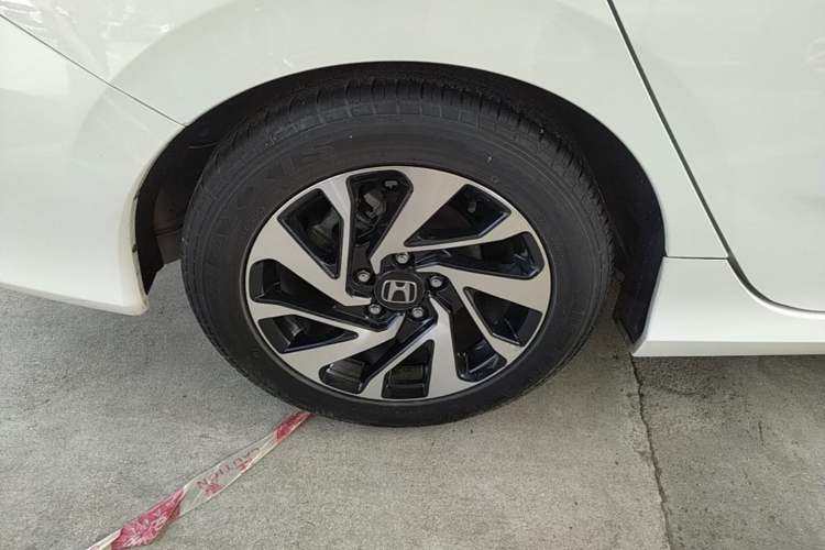Used Honda Civic 2016 220TURBO CVT Luxury Edition Exterior 5