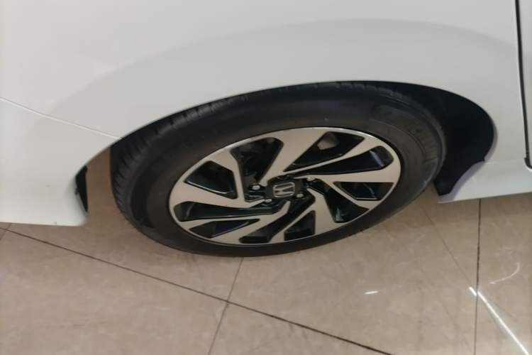 Used Honda Civic 2016 220TURBO CVT Luxury Edition Exterior 5