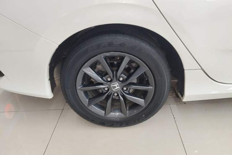Used Honda Civic 2016 220TURBO CVT Luxury Edition Exterior 5