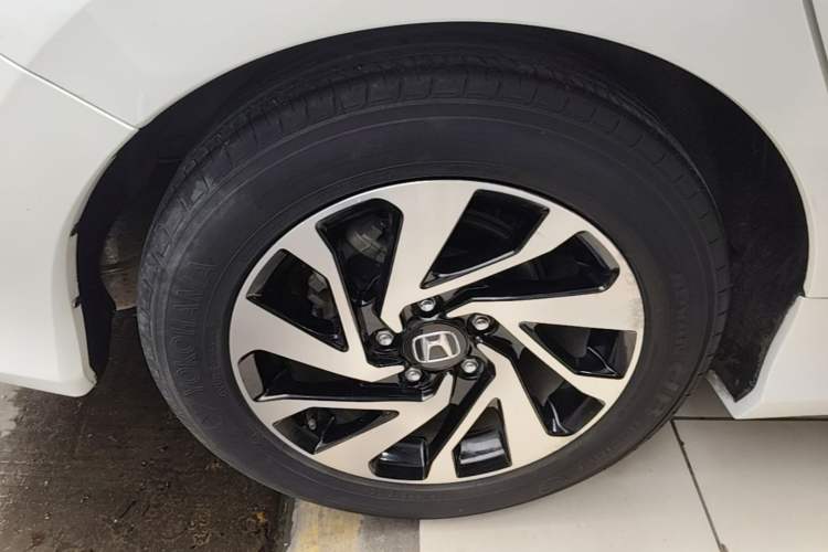 Used Honda Civic 2016 220TURBO CVT Luxury Edition Exterior 5