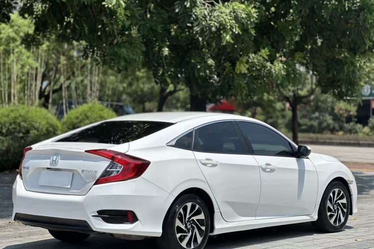 Used Honda Civic 2016 220TURBO CVT Luxury Edition Exterior 5